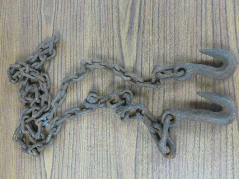 8Ft Log Chain With Hooks On Both Ends
