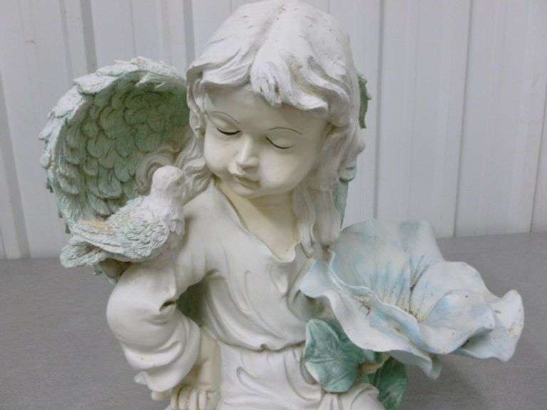 Nice Molded Resin Angel Rock Garden Decoration