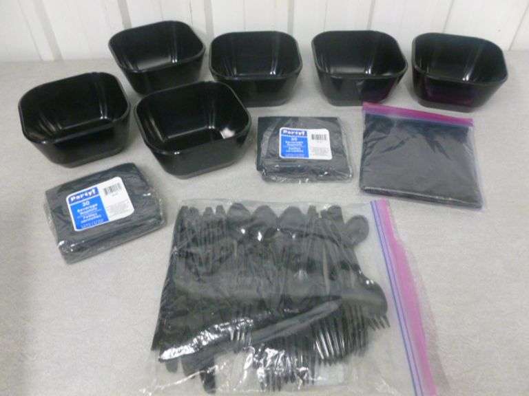 Group Of (5) Cereal Bowls / Plastic Flatware / Napkins