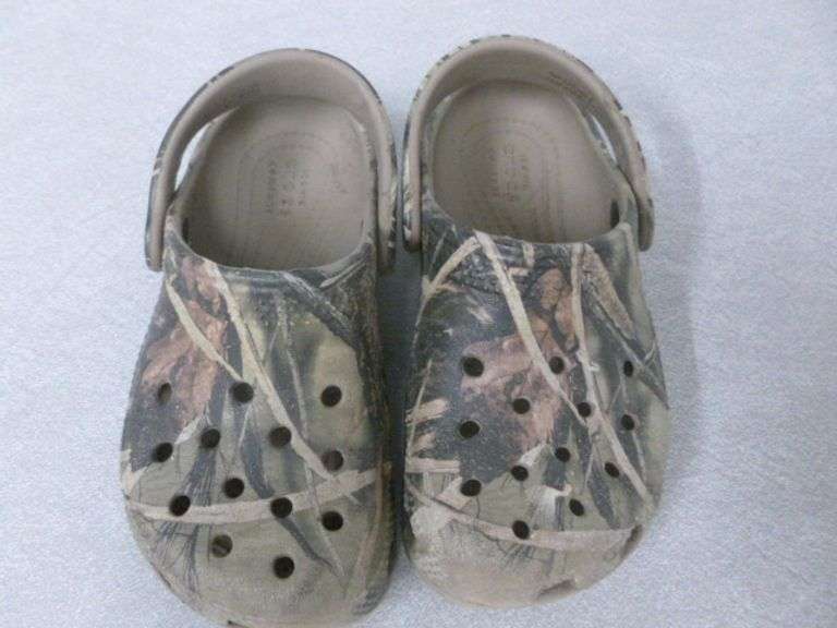 Crocs Camo Kids Shoes Size 10