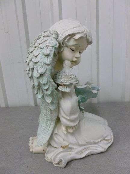 Nice Molded Resin Angel Rock Garden Decoration