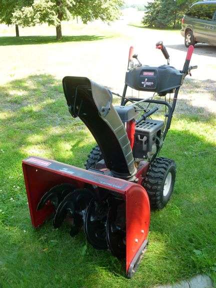 Nice Craftsman E-Z Steer / Gas Snowblower