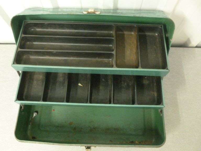 Vintage My Buddy No. 252 Metal Tackle Box