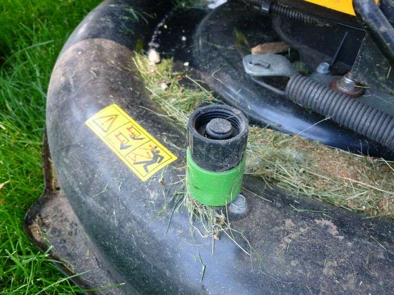 Nice Cub Cadet CC 30 H Hydro Drive Lawn Tractor