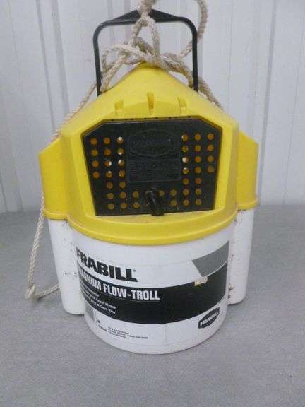 Frabil Magnum Flow-Troll Minnow Bucket