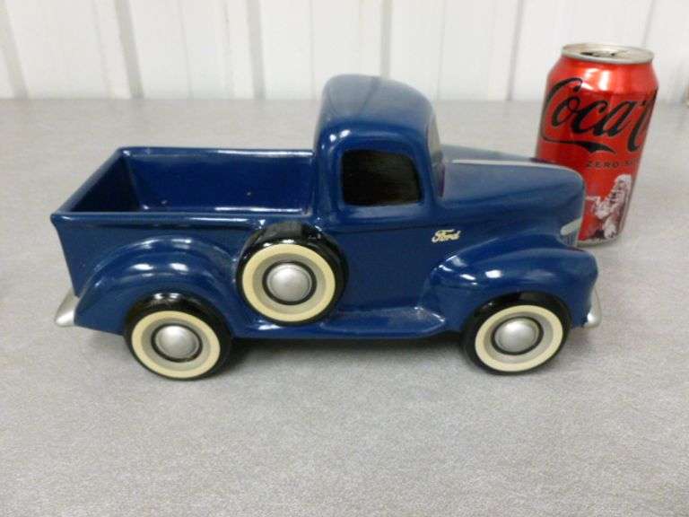 Collectible Teleflora - Ford Ceramic Truck Mantle Decoration - 10.5" L