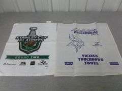 Minnesota Vikings / Wild Stadium Souveneer Items - Wild Round 2 Playoff Towel - 1988 Vikings Towel