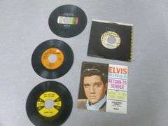 (5) Collectible 45's Records - Elvis / Johnny Cash