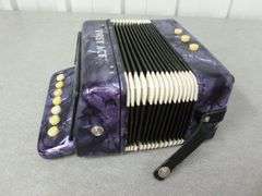 First Act Squeeze Box