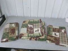 Nice Upnorth Themed Queen Quilt / (2) Pillow Shams