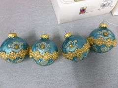 Large Group Of Nice Christmas Tree Ornaments / Bulbs