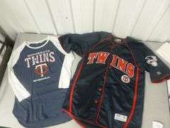 Collectible Minnesota Twins Men's Jersey Size Medium / Women's Shirt Size M
