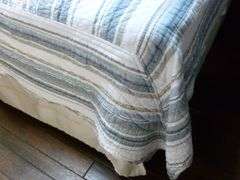 Nice Complete Queen Bed - See Description