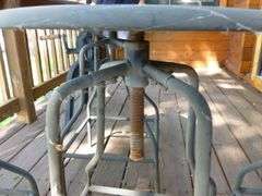 Nice (5) Piece Metal Patio Set
