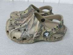 Crocs Camo Kids Shoes Size 10