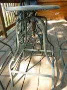 Nice (5) Piece Metal Patio Set