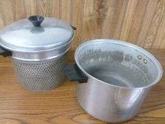 Group Of Cookware / Aluminum Sauce Pans / Pasta Kettle / Tupperware / Serving Tray