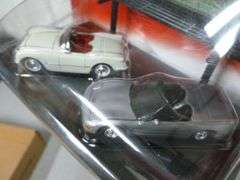 New Collectible Johnny Lightning Yesterday & Today - 2000 Corvette Die Cast Metal Car Set No. DLX001