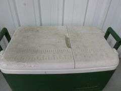Igloo 40 Quart Cooler With Measuring Bar