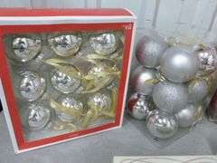 Large Group Of Nice Christmas Tree Ornaments / Bulbs