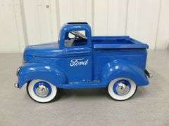 Collectible Teleflora - Ford Pressed Steel Truck Mantle Decoration - 10.5" L