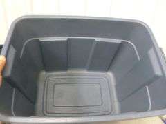 Rubbermaid Roughneck 18 Gallon Tote With Lid