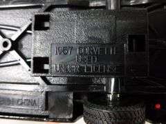 Collectible Road Signature - 1967 Corvette Die Cast Metal Car - 6" L