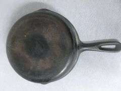 Vintage No. 5 Cast Iron Fry Pan - 8.5" Across - Taiwan