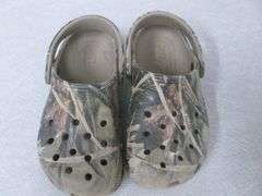 Crocs Camo Kids Shoes Size 10