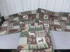 Nice Upnorth Themed Queen Quilt / (2) Pillow Shams