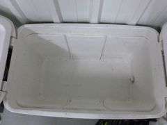 Igloo 40 Quart Cooler With Measuring Bar