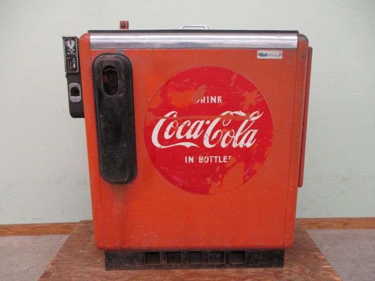 Large Coca-Cola Collectibles & Personal Property From Wisconsin