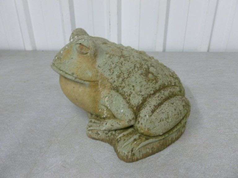 Bigalow Cement Frog Rock Garden Decoration