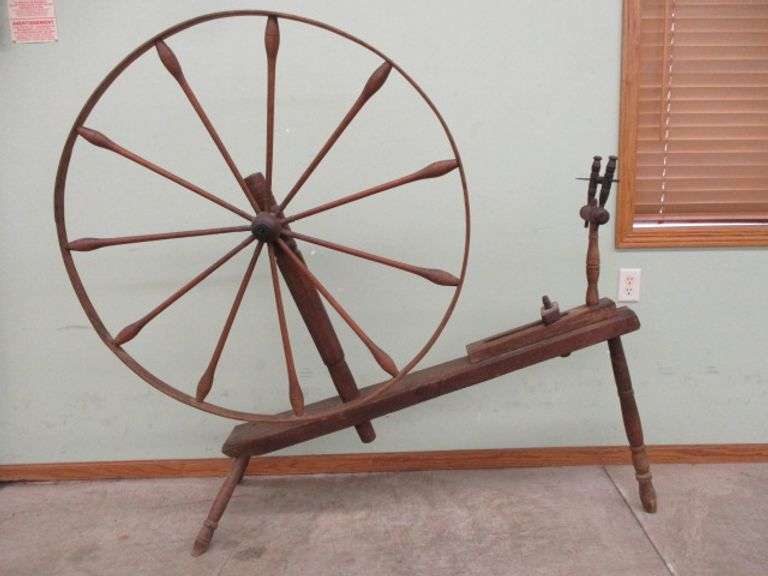Large Early Spinning Wheel
