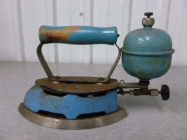 Antique Coleman - Instant Lite Gas Iron Model 4A - Oberman Auctions