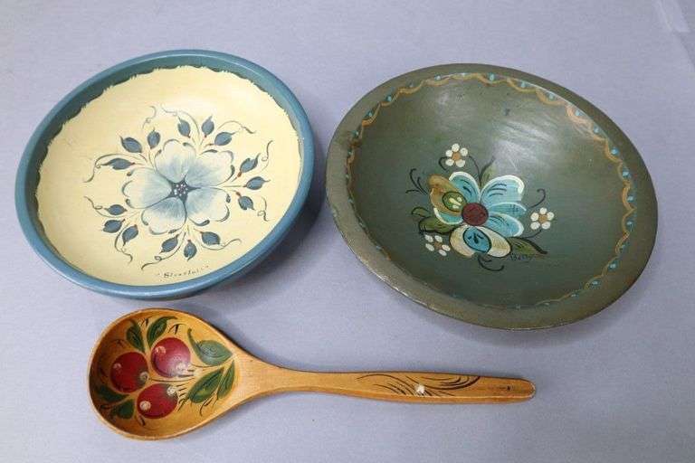 NORWEGIAN ROSEMALING HAND PAINTED WOODEN BOWLS AND SPOON