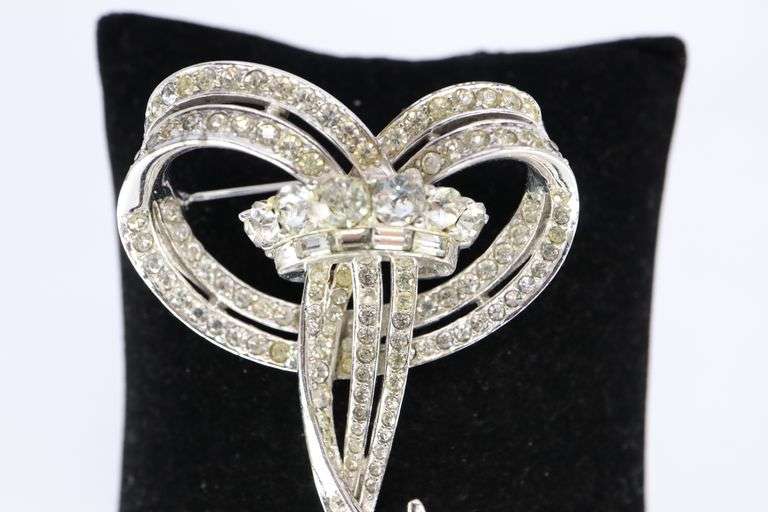 MARCEL BOUCHER RHINESTONE BROOCH, 2-5/8X1-3/4"