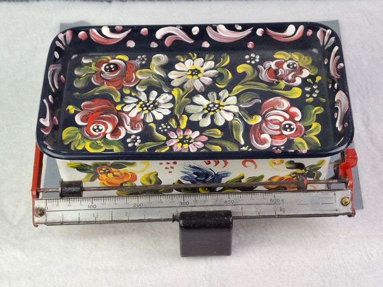 VINTAGE GERMAN METAL SCALE WITH REMOVABLE TRAY, HAND PAINTED FLORAL DESIGN, 12.25" x 7.75" x 5".