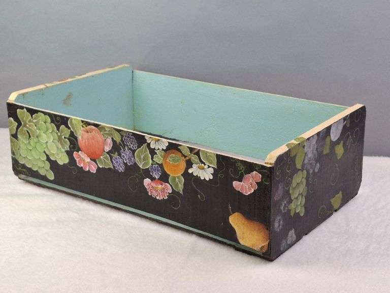 VINTAGE HAND PAINTED WOODEN FRUIT FLAT CRATE, 19.75" X 12" X 6.25"