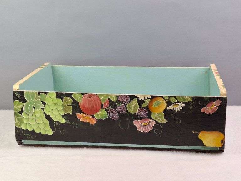 VINTAGE HAND PAINTED WOODEN FRUIT FLAT CRATE, 19.75" X 12" X 6.25"