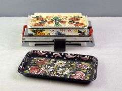 VINTAGE GERMAN METAL SCALE WITH REMOVABLE TRAY, HAND PAINTED FLORAL DESIGN, 12.25" x 7.75" x 5".