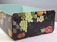 VINTAGE HAND PAINTED WOODEN FRUIT FLAT CRATE, 19.75" X 12" X 6.25"