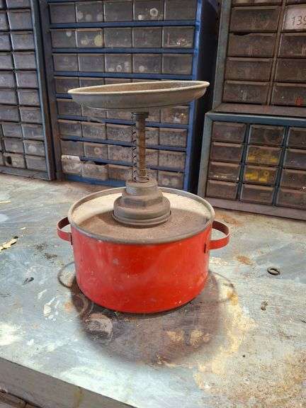 Spring Loaded Can Vintage Spring-Loaded Oil Or Grease Can Assembly - Pacific Auctions And ...