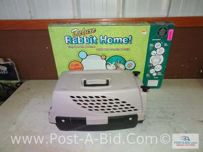 Ware Brand Deluxe Rabbit Home - Elsenpeter Auctions & Real Estate, Inc ...