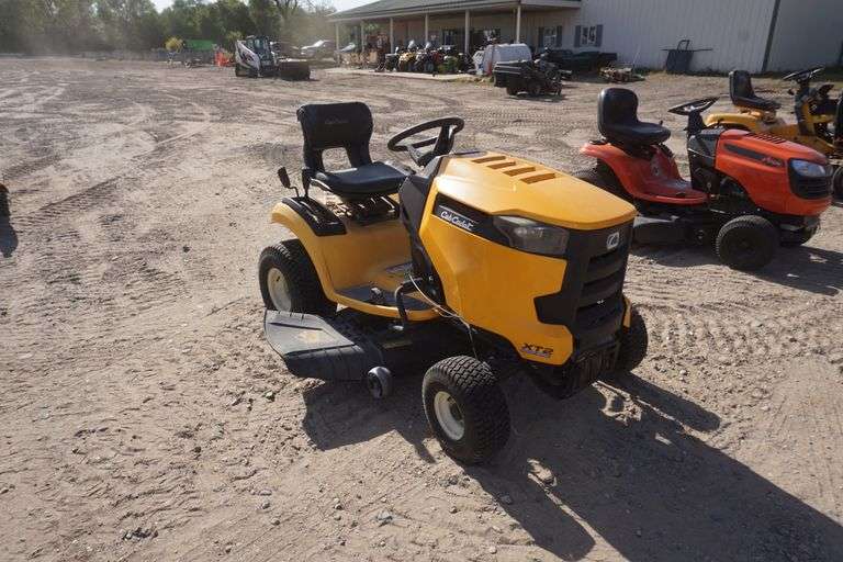 Cub Cadet XT 2 Hydrostatic 42" Riding Lawn Mower With Kohler 7,000 Series 22 HP Motor, Owner Stated,