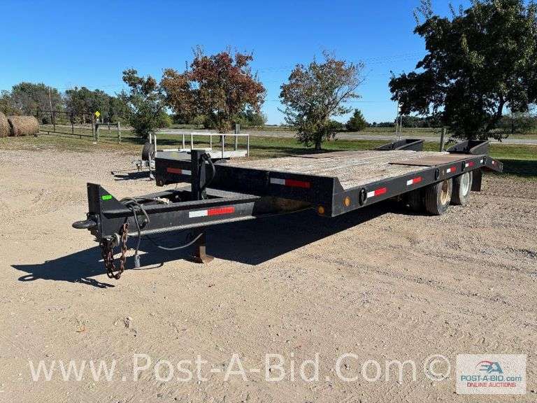 2001 Towmaster T-20 24' Tandem Axle Dual Wheeled Trailer, 19 + 5' Dove Tail
