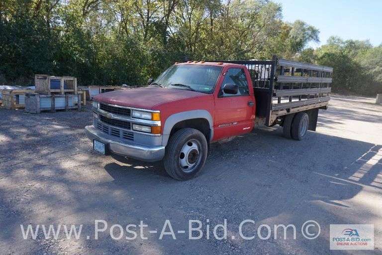 1995 Chevy 3500 HD, Dually With 14' 'Flatbed And Mils V8 Diesel/Motor