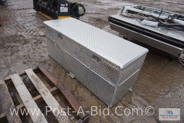 Aluminum Tool Box With 40 Gallon Gas Tank, Fuel Pump, Owner Stated "Used fo