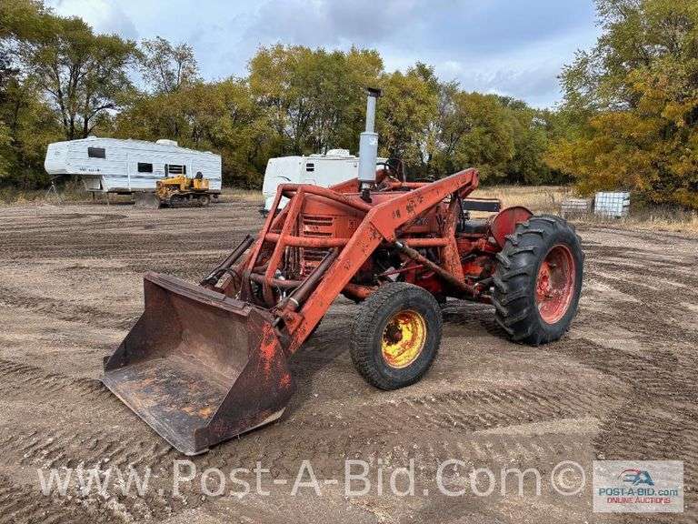 International 300 Utility Tractor With Loader, 12 Volt Conversion, Live Hyd