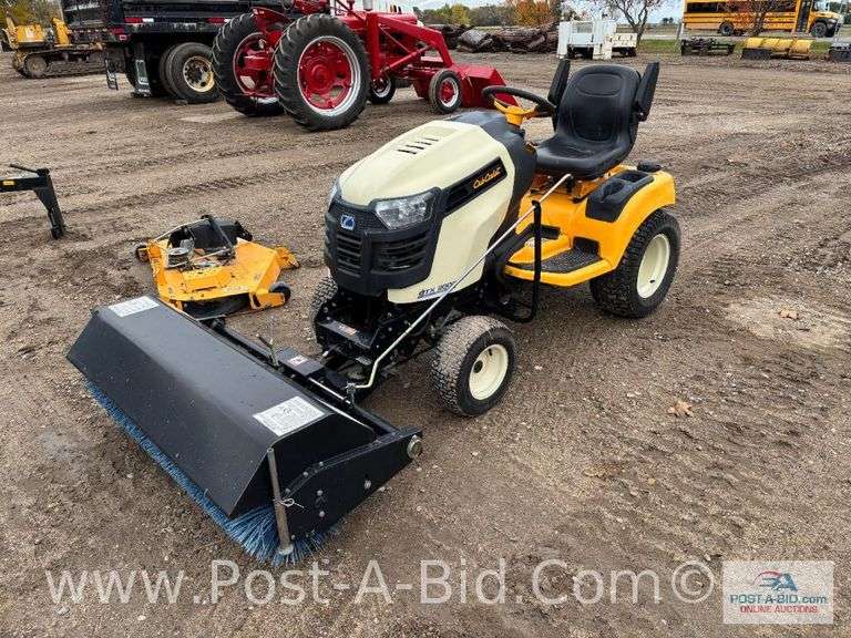 Cub Cadet GTX 2000 Shaft Drive Hydrostatic Garden Tractor With 48" Bercomac